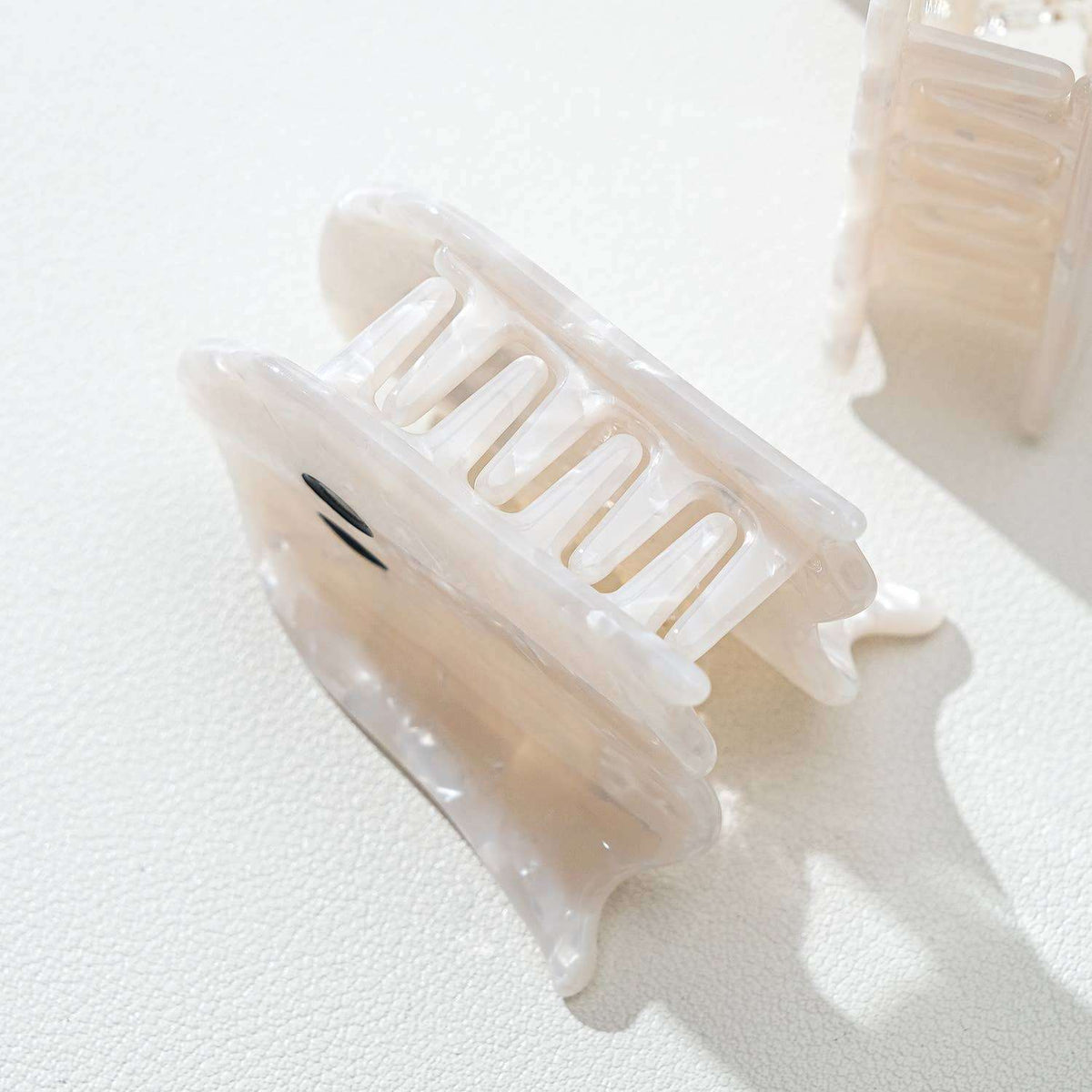 Pearl Ghost Claw Clip - Small