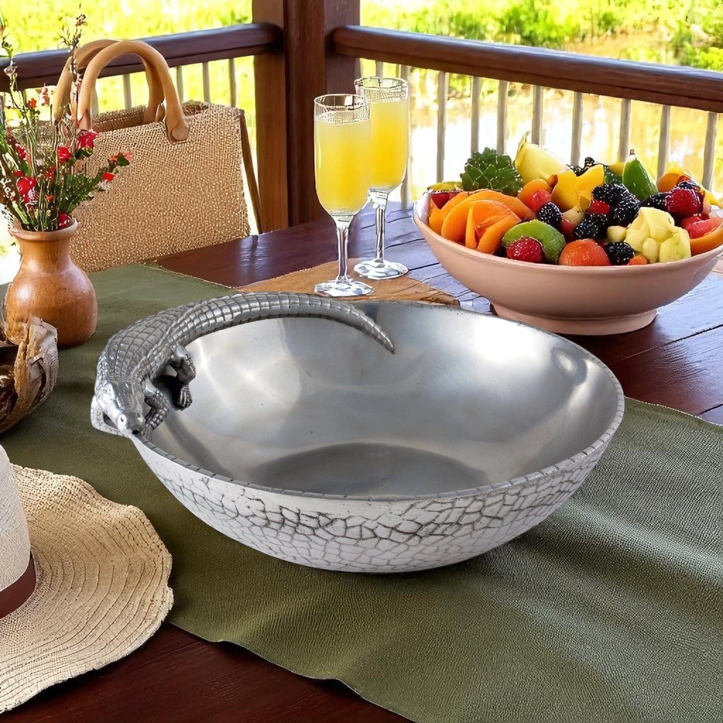 Alligator Figural 12 inch Bowl
