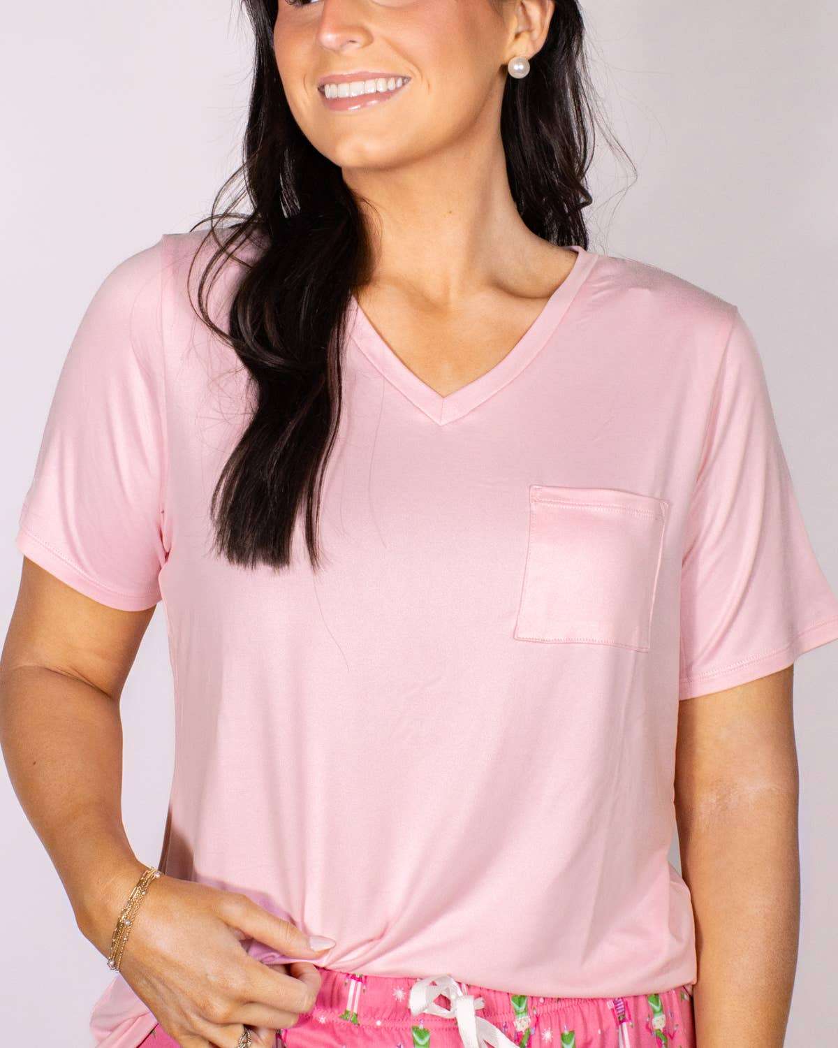 Highlands V-Neck Pocket Tee Light Pink