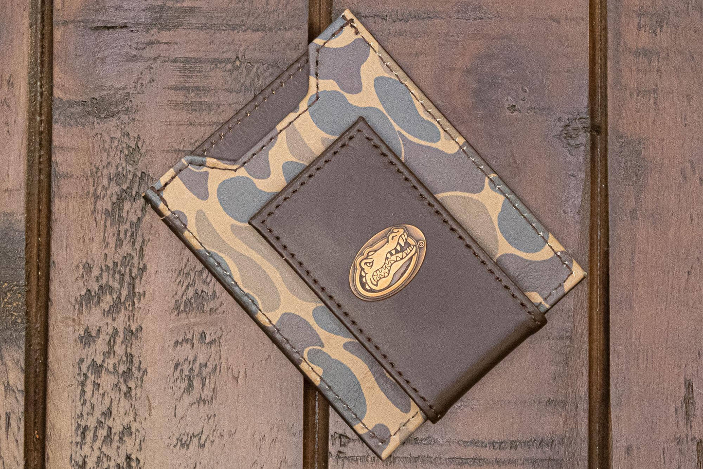 Florida Gators Men's Magnetic Front Pocket Old School Camo Leather Wallet.