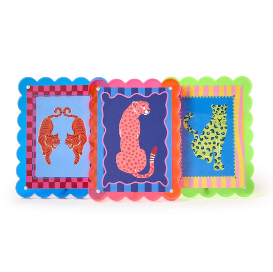 5x7 Scalloped Edge Acrylic Photo Frame- 3 Colors