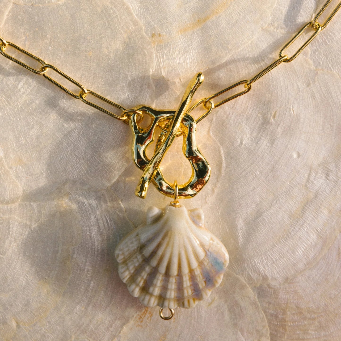 Scallop Noir Pearl