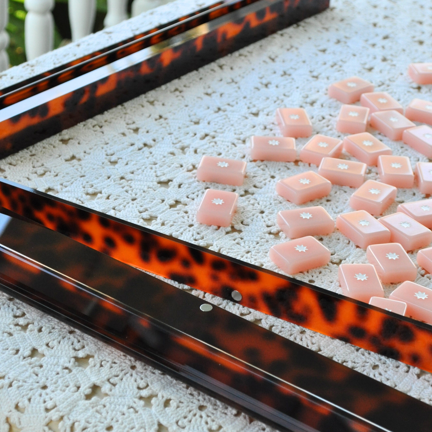 Hawksbill Heritage Mahjong Rack and Pusher, Set of 4